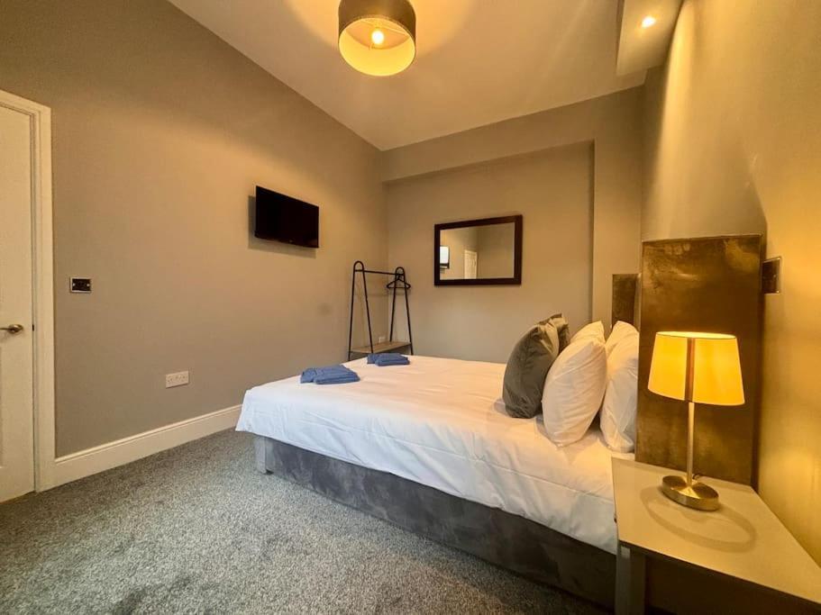 Teds Apartments-Town Centre-Apt2 Blackpool Bagian luar foto